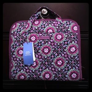 Hanging travel organizer